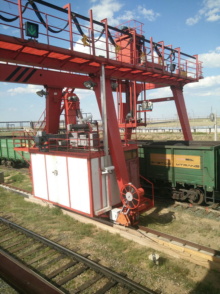 ��ú��������